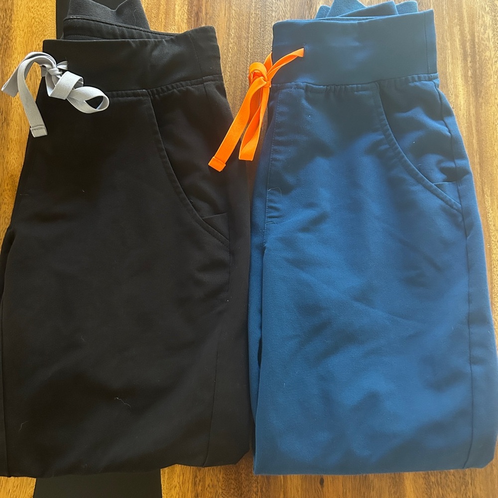Figs Joggers, black and green blue